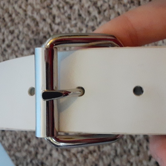 White Hot Topic Belt - Picture 3 of 3